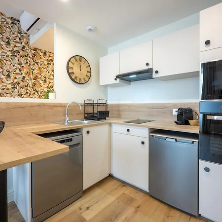 67 Victor Hugo Apartment *