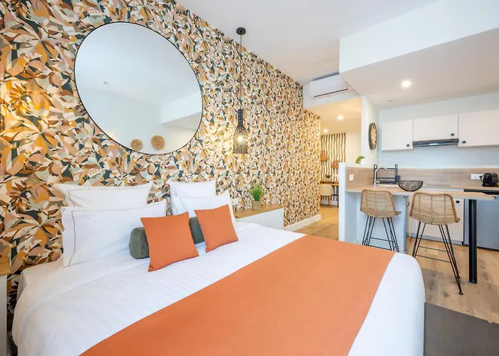 67 Victor Hugo * Cognac